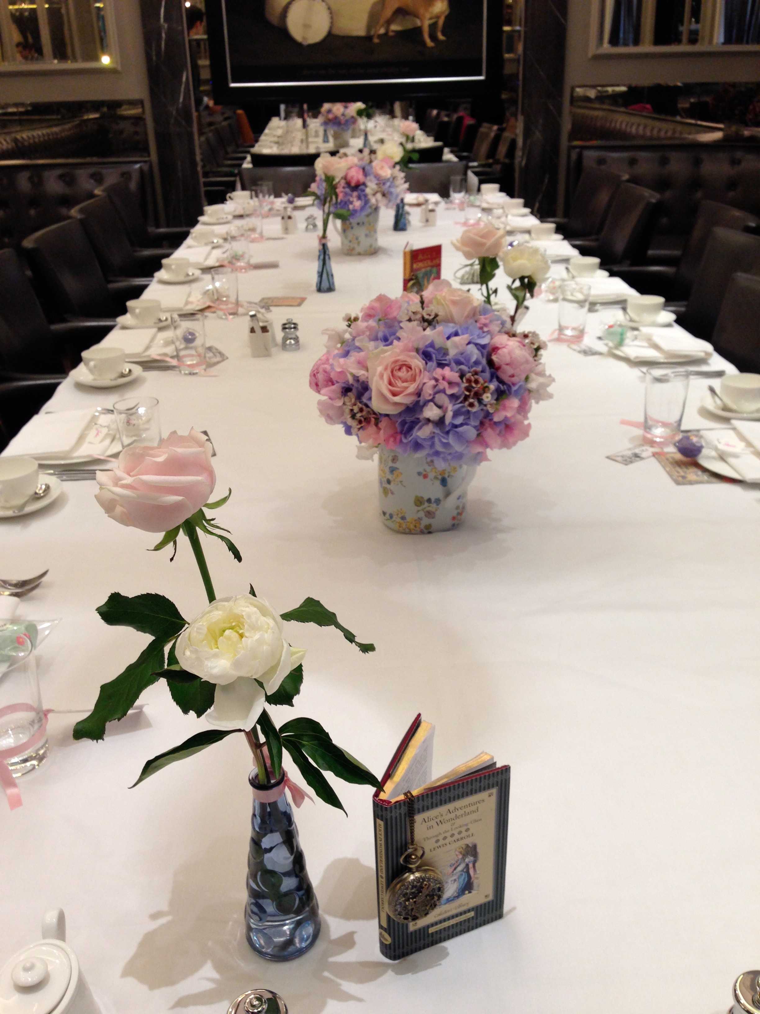 Private dining table florals